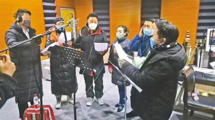 全員行動(dòng)齊心協(xié)力戰(zhàn)疫情 文藝創(chuàng)作服務(wù)